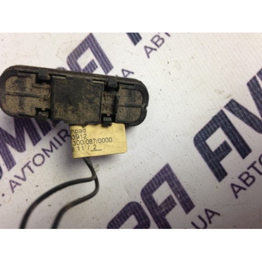 Кнопка крышки багажника универсал Opel Insignia 2008-2017 13295821